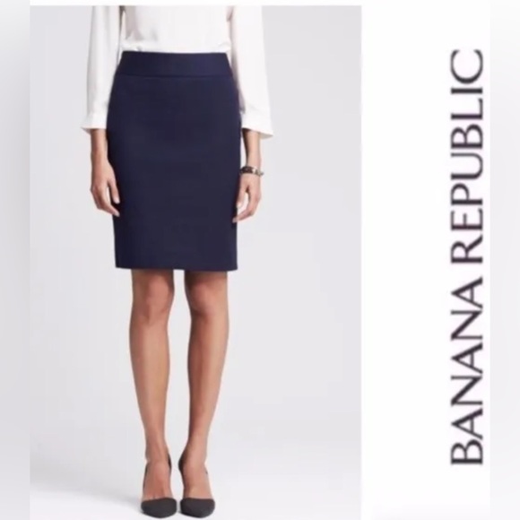 Banana Republic navy blue unlined pencil skirt - Picture 1 of 8